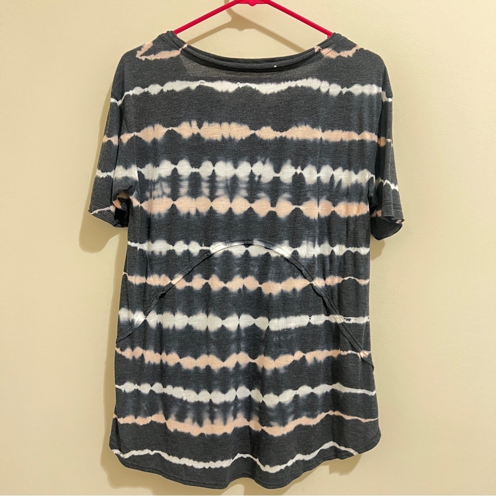 GreenTea Cream and Gray Relaxed Short Sleeve T-Shirt